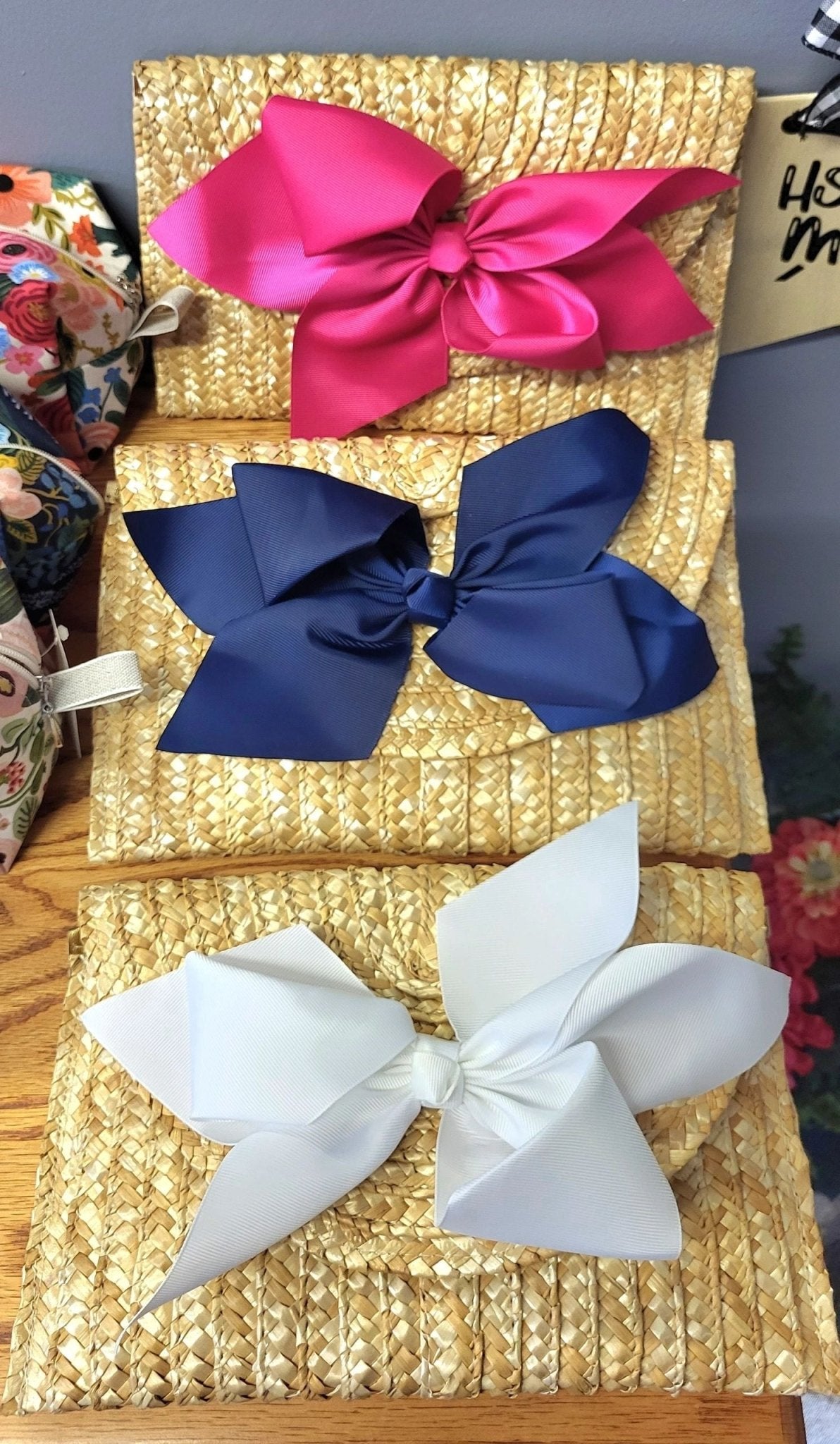 The Vineyard Straw Clutch with Interchangeable Bow - White. - Potpourri Gift Shop